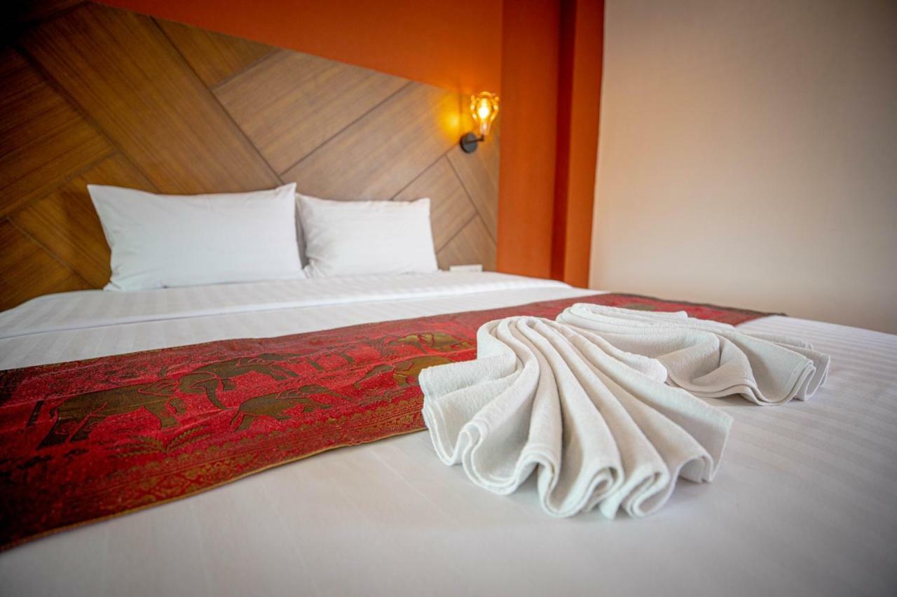 Smart Hotel Ban Lam Luk Ka Exteriör bild