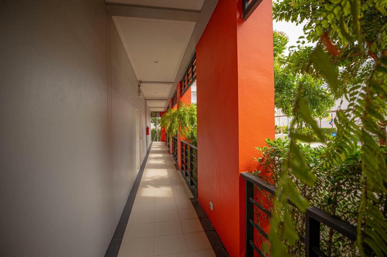 Smart Hotel Ban Lam Luk Ka Exteriör bild